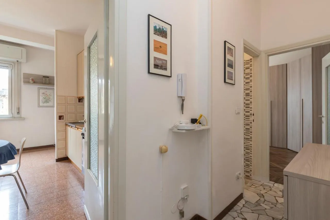 I Host Apartment - Giambellino 40 Milan 0*,