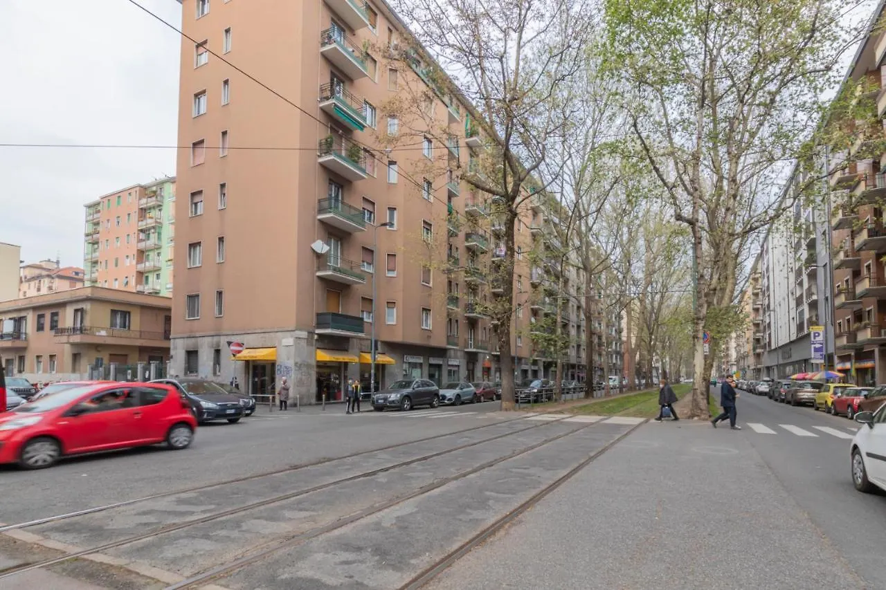 I Host Apartment - Giambellino 40 Milan Italy