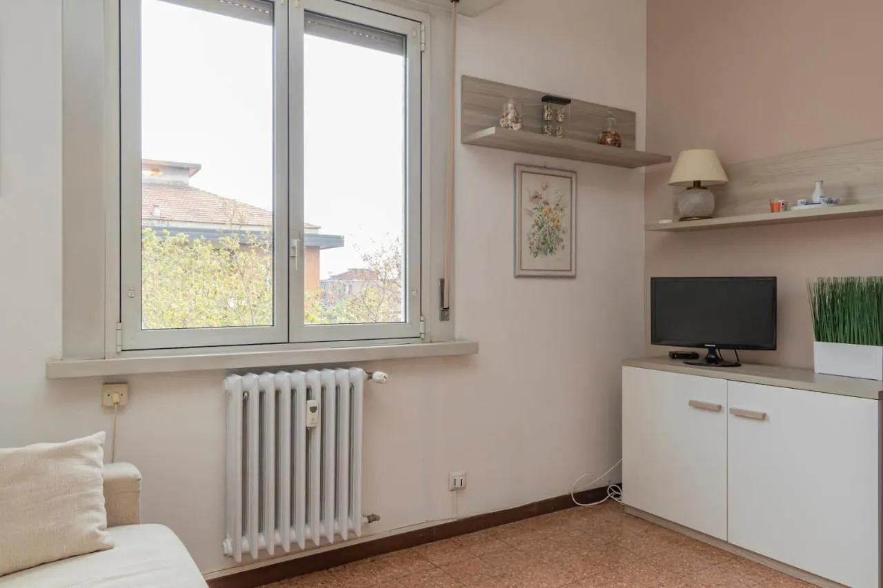 I Host Apartment - Giambellino 40 Milan 0*,